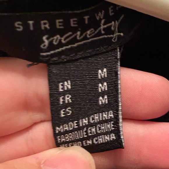 Lace flare dress- Medium - Picture 3 of 3